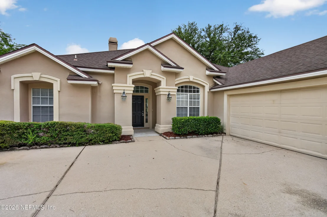 Photo of 587 OAKMONT Drive