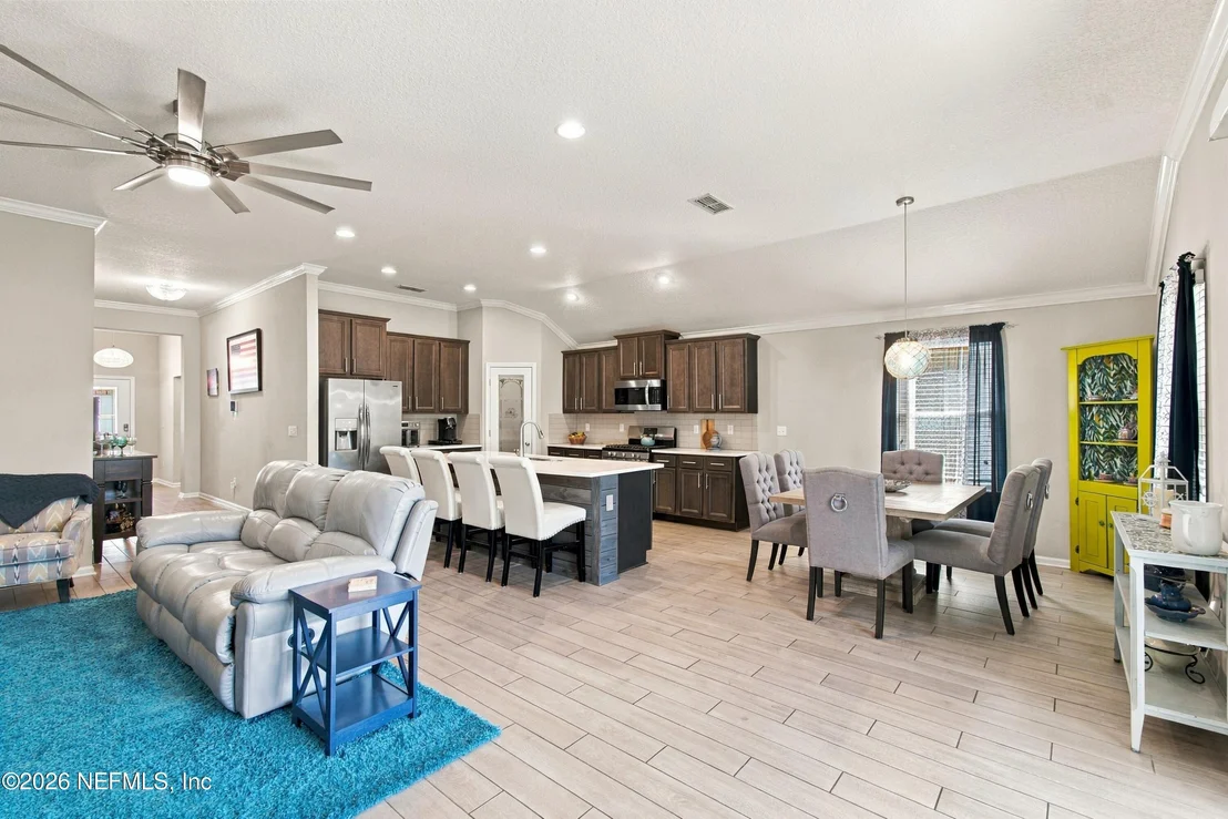 Photo of 738 SHETLAND Drive