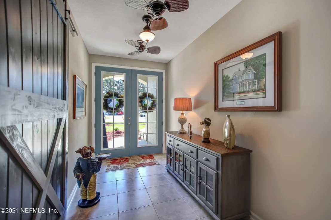 Photo of 19 GREENVIEW Lane