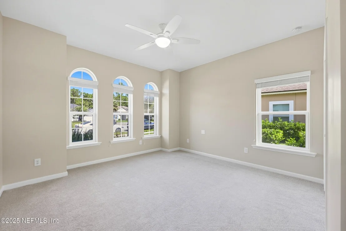 Photo of 96072 BREEZEWAY Court