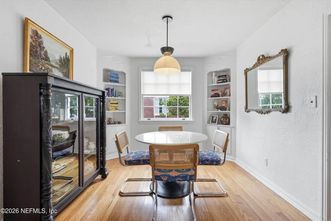 Photo of 1642 PERSHING Road