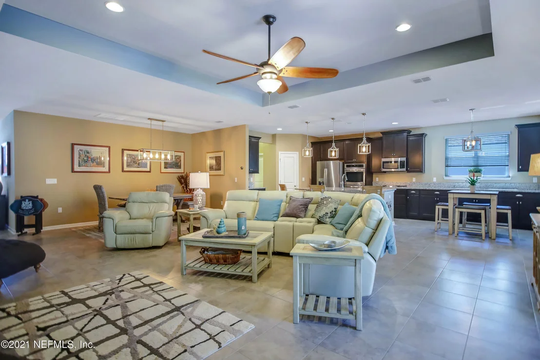 Photo of 19 GREENVIEW Lane