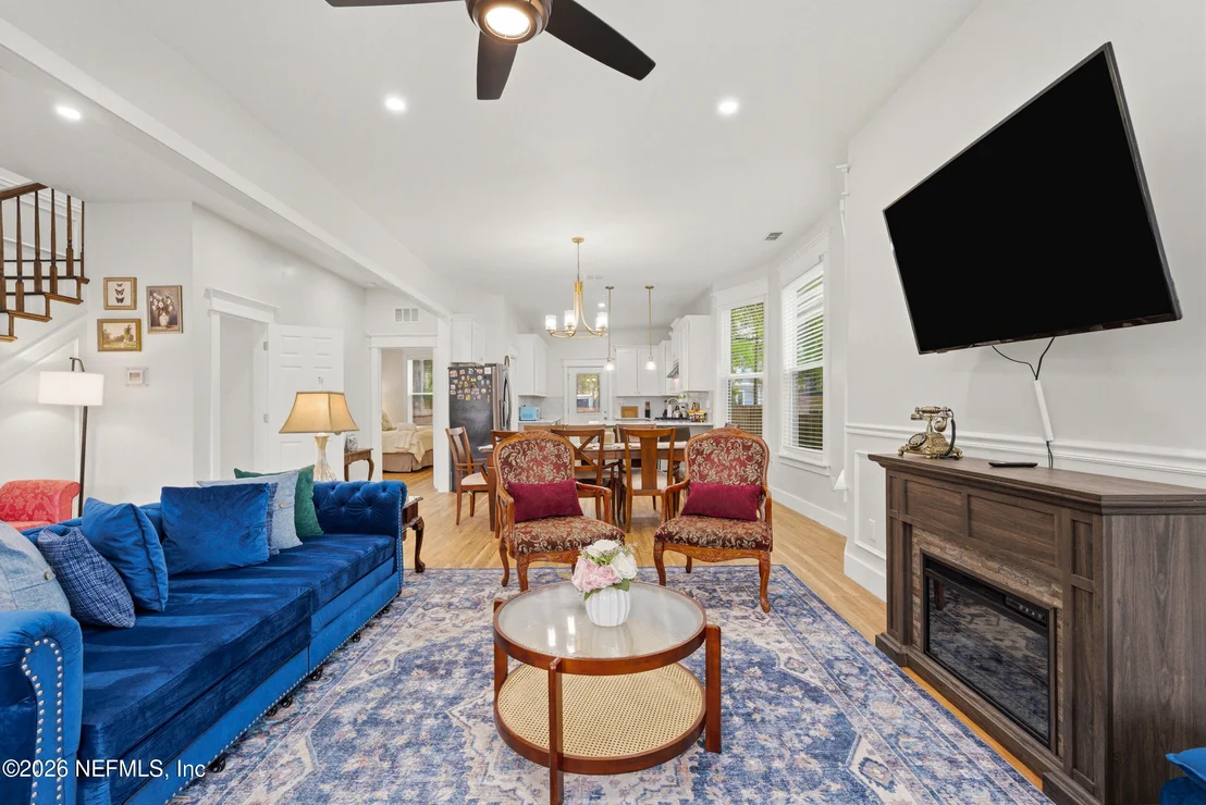 Photo of 1217 WALNUT Street