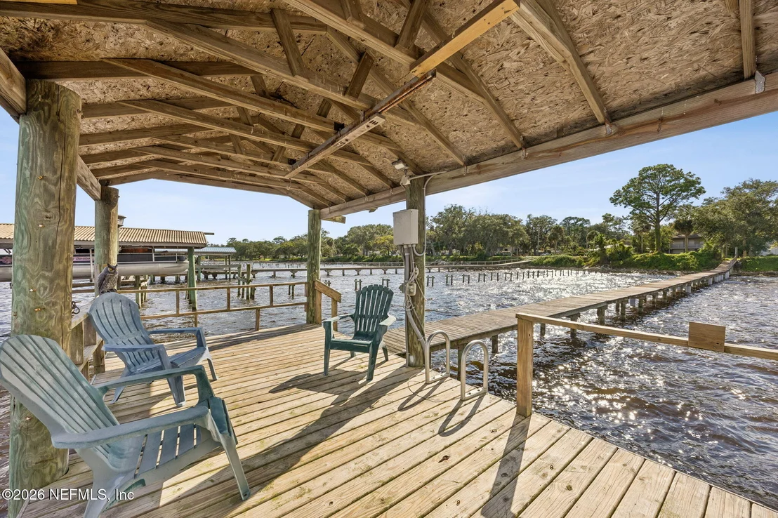 Photo of 930 RIVER Road