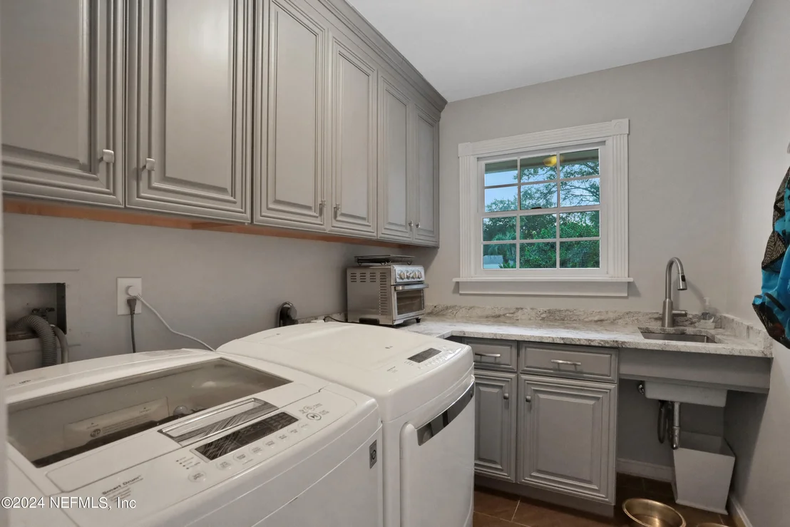 Photo of 8119 PINE LAKE Road