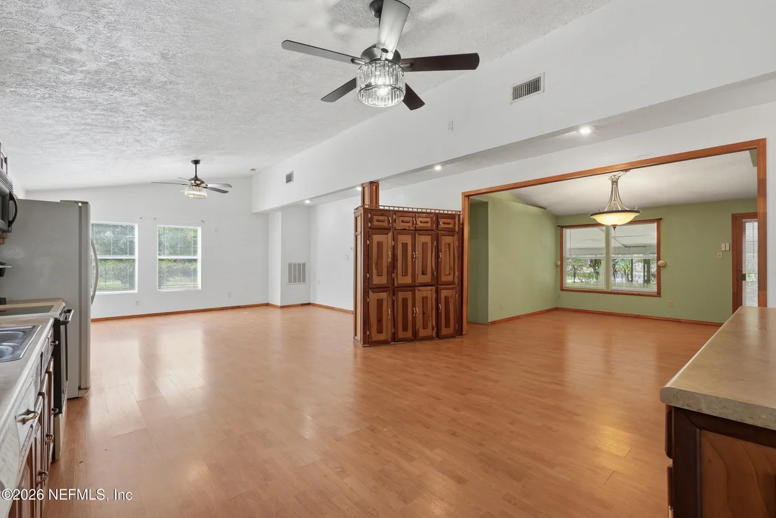 Photo of 246 AZALEA Avenue