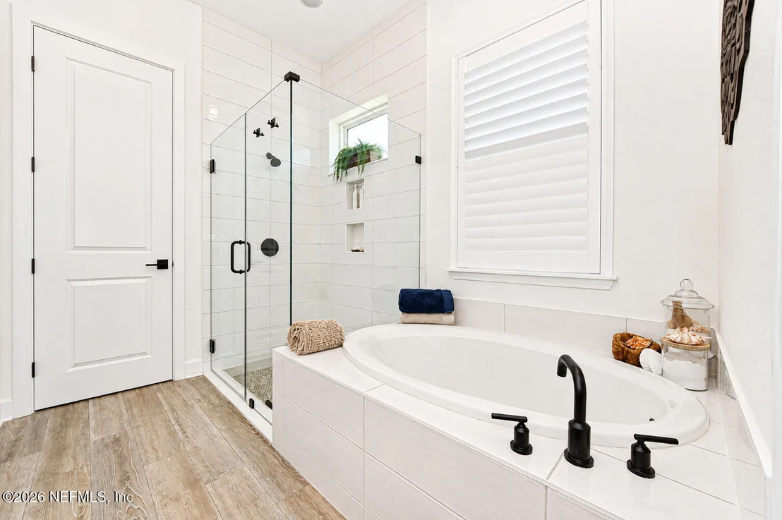 Photo of 216 AMBERWOOD Drive