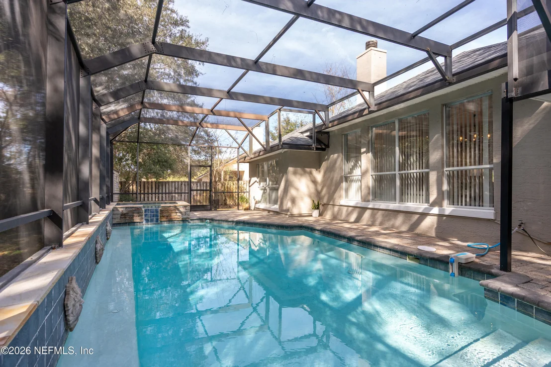 Photo of 221 CACIQUE Drive