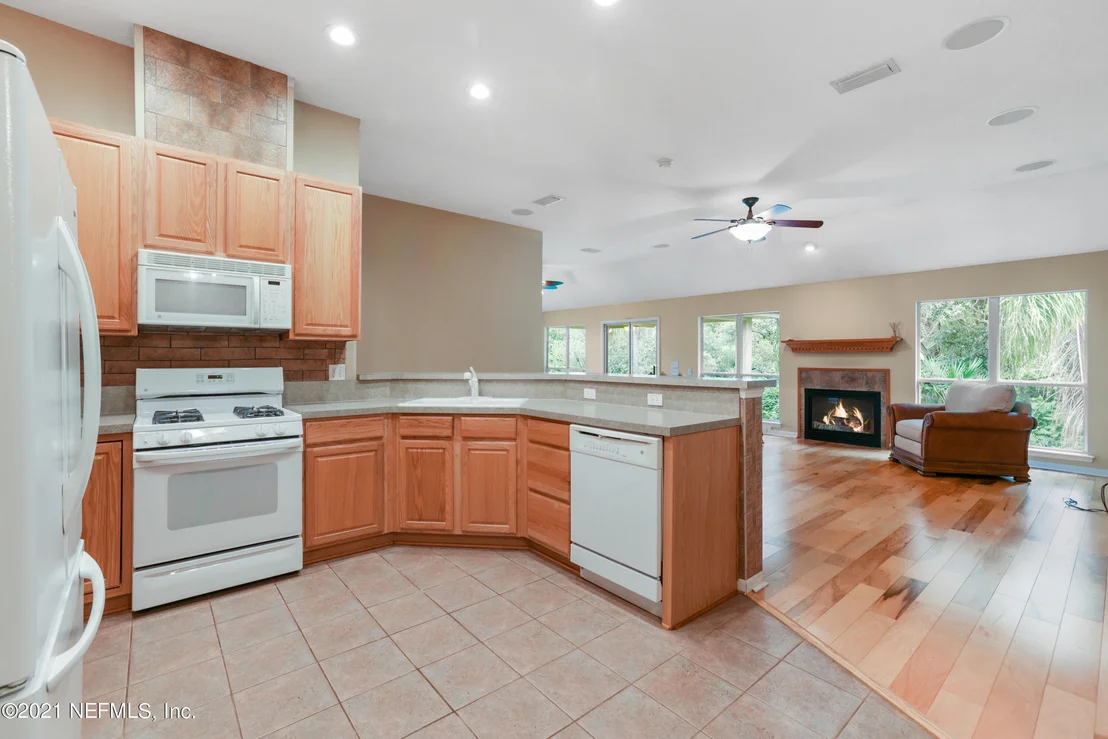 Photo of 420 HEATHER PARK Lane