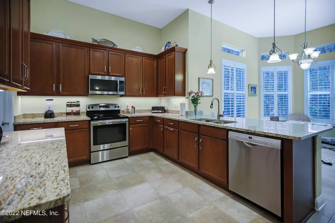 Photo of 1616 SUGAR LOAF Lane