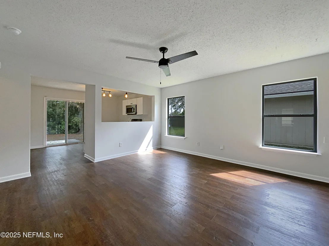 Photo of 823 WYNFIELD Circle