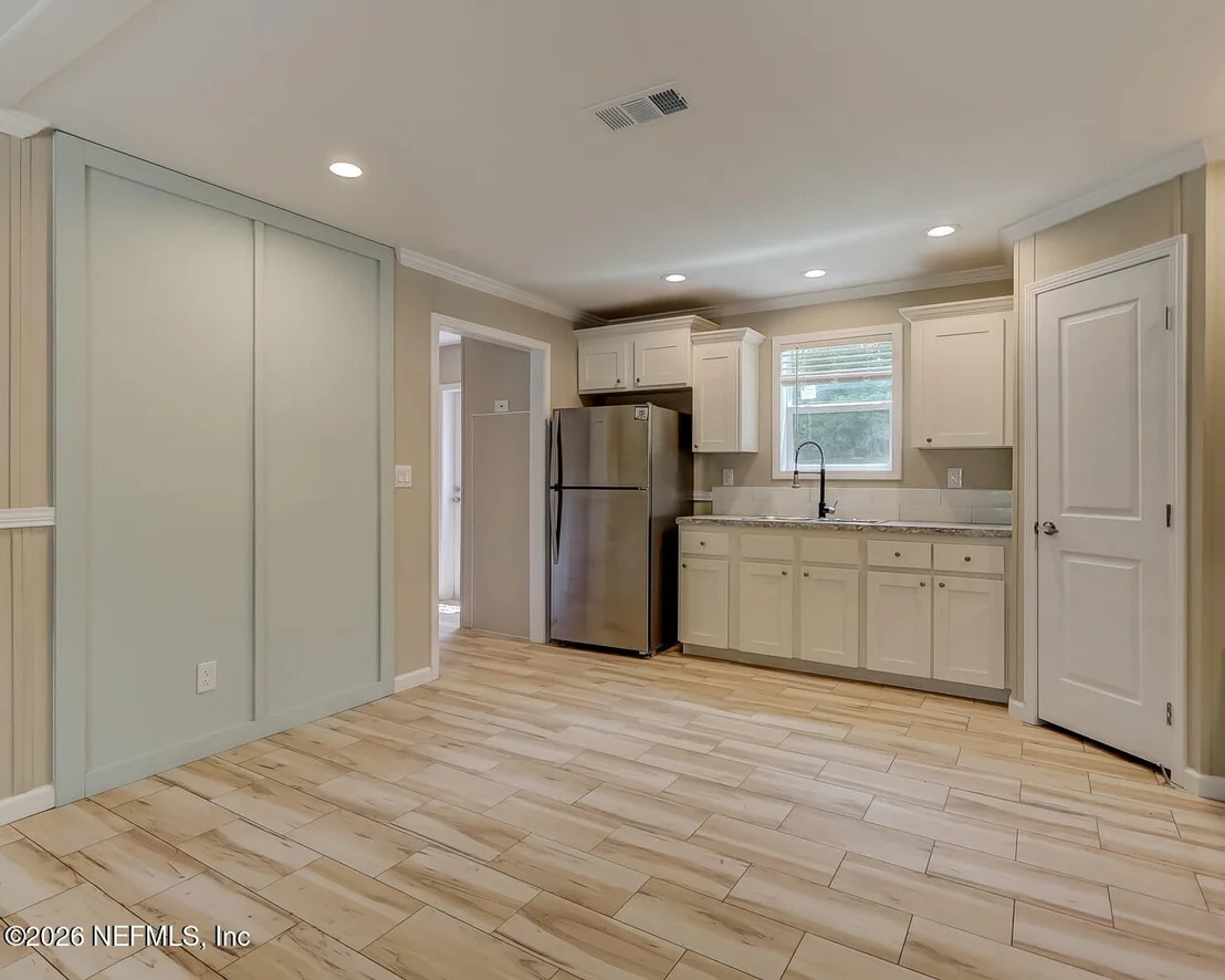 Photo of 11386 DEERWOOD Circle