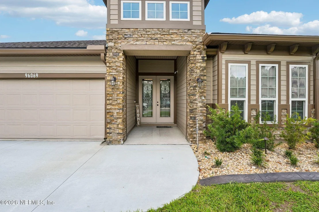 Photo of 96069 BREEZEWAY Court