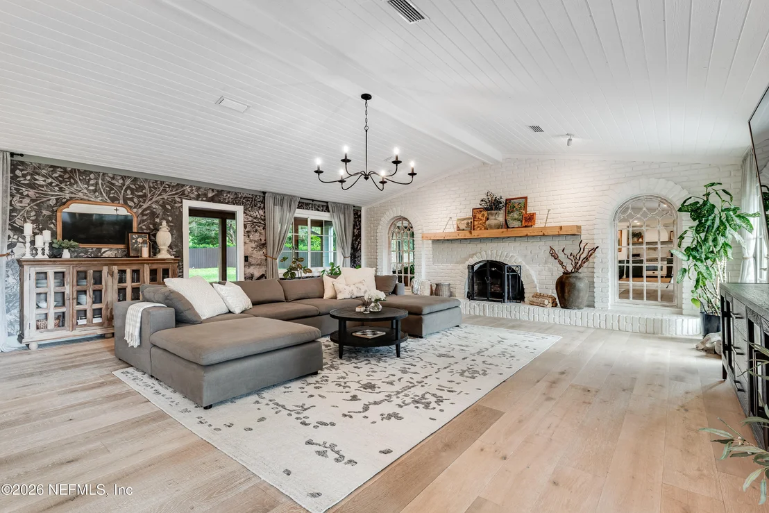 Photo of 532 MOONSHINE Drive