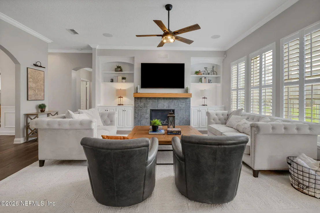 Photo of 1005 MEADOW VIEW Lane