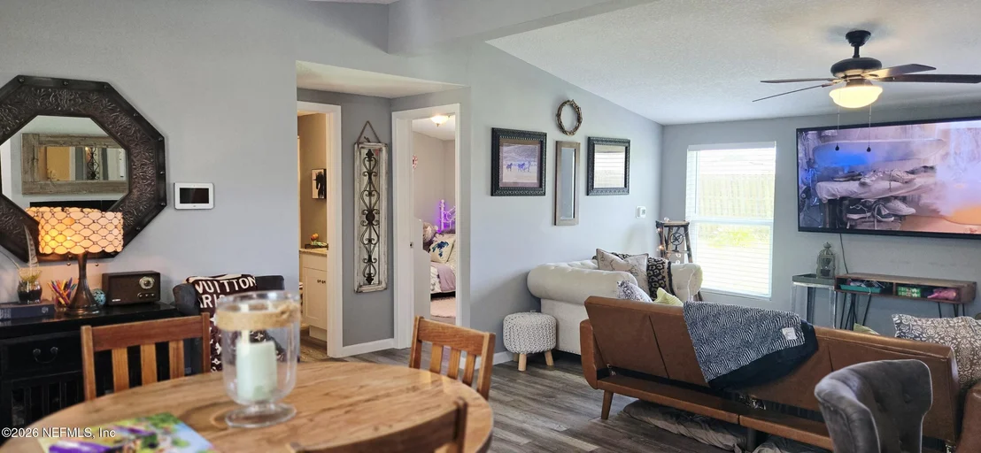 Photo of 482 RAVENSWOOD Drive