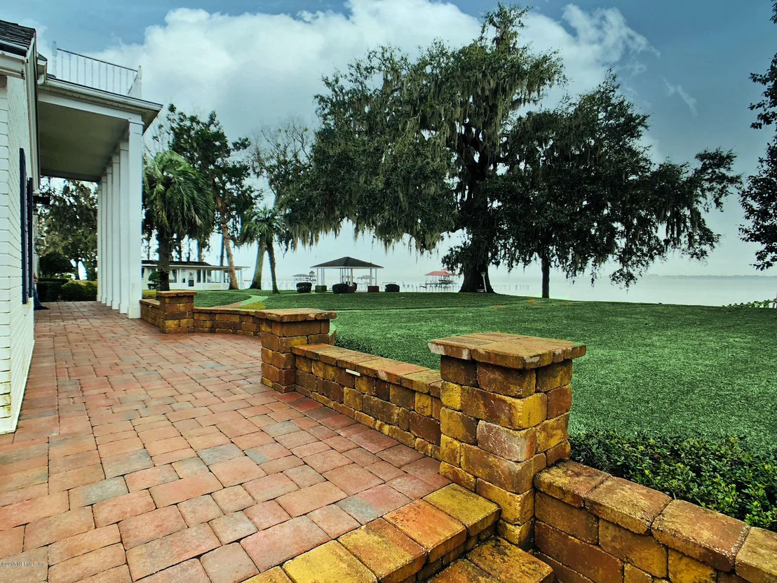 Photo of 1250 HERON POINT Road