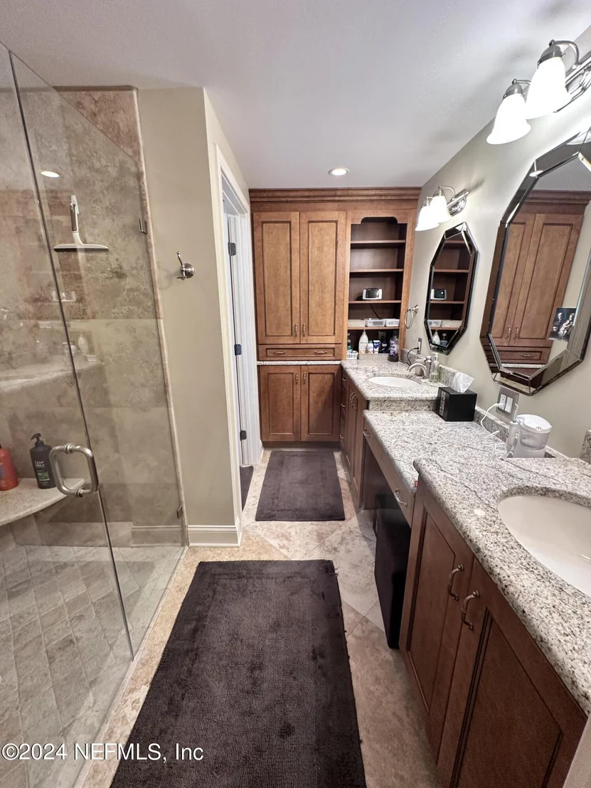Photo of 1283 HARBOR OAKS Road