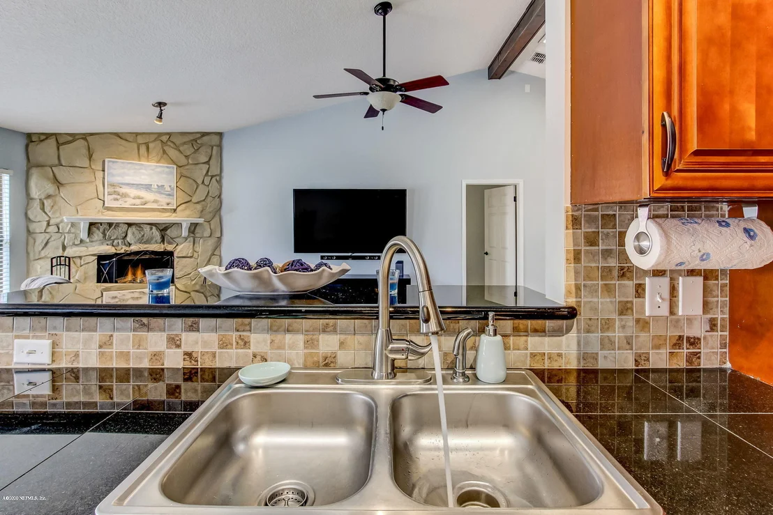 Photo of 3143 ROUNDHAM Lane