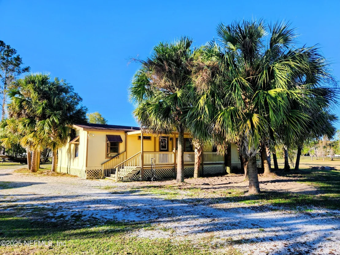 Photo of 651 N STATE ROAD 21