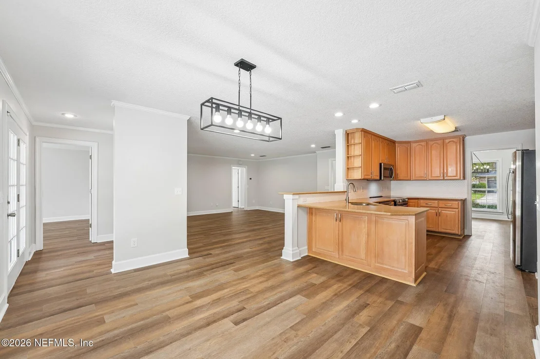 Photo of 1607 SHEFFIELD Place