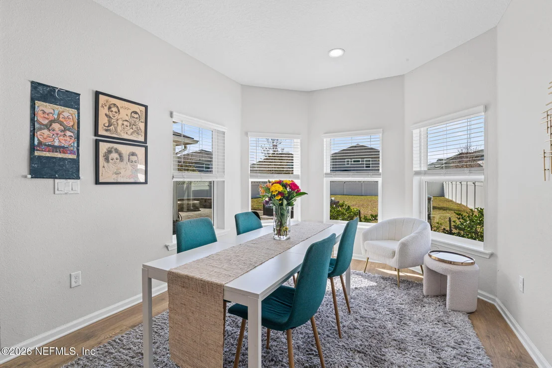 Photo of 637 WATERVALE Drive