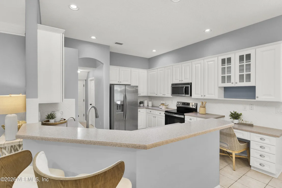 Photo of 784 W DEVONHURST Lane