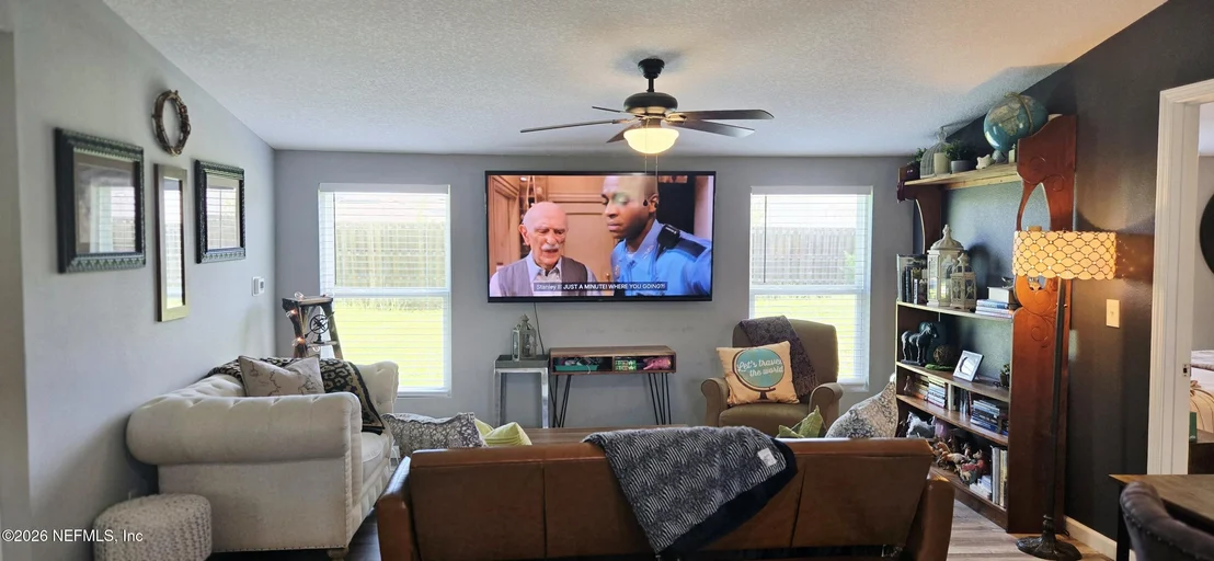 Photo of 482 RAVENSWOOD Drive