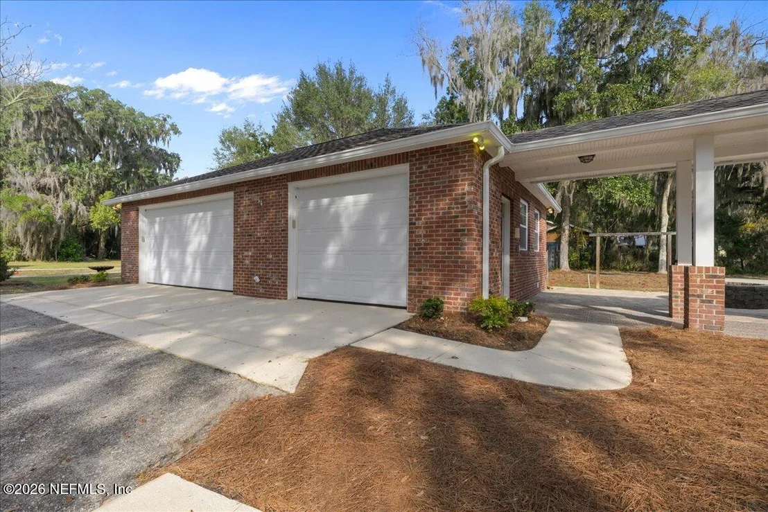 Photo of 533 W RIVER Road