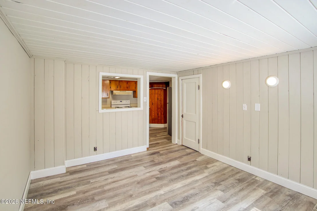 Photo of 9924 SUNSET Drive