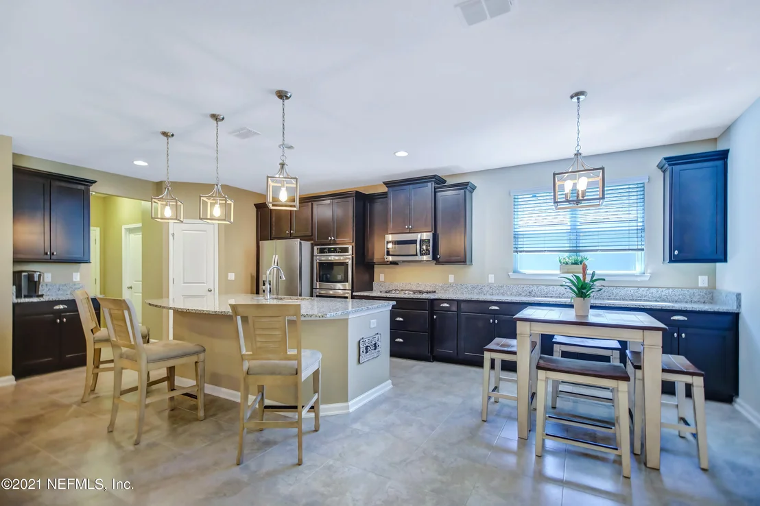 Photo of 19 GREENVIEW Lane