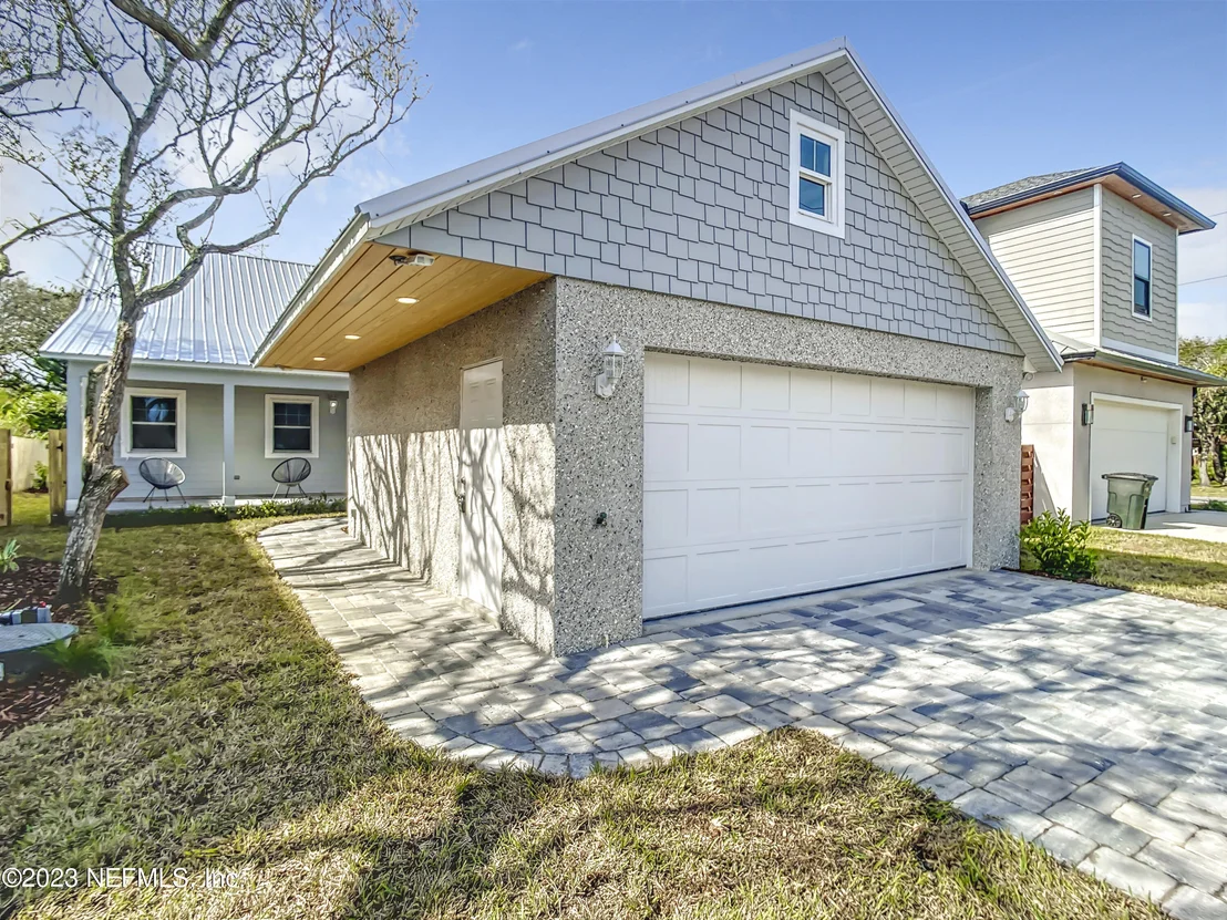 Photo of 6635 MADISON Street