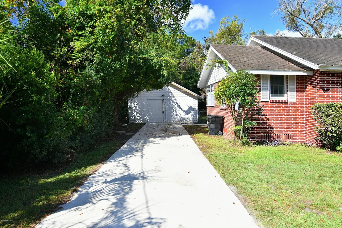 Photo of 303 MONROE Street