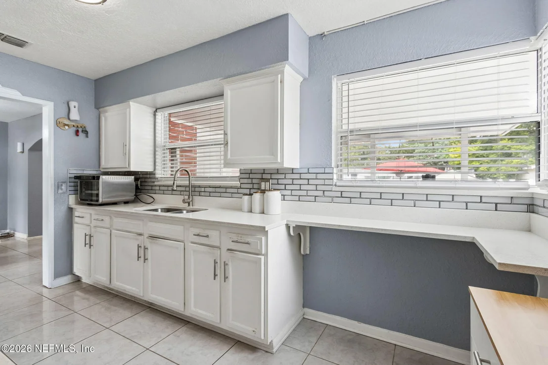 Photo of 2426 LIGUSTRUM Road