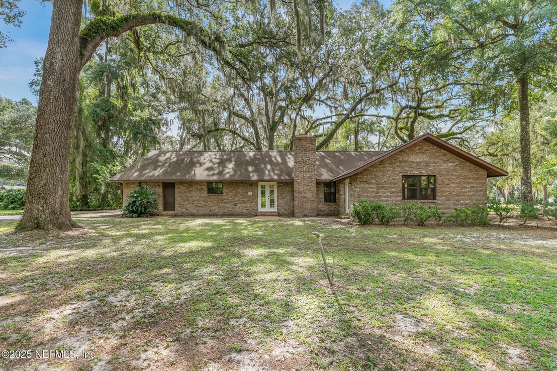 Photo of 1885 RIVER OAKS Drive