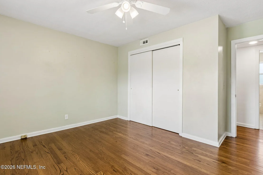 Photo of 915 OLD GROVE Manor