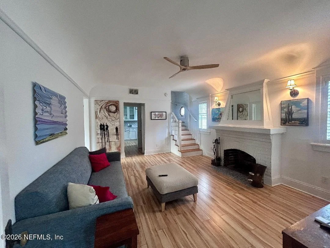 Photo of 32 E PARK Avenue