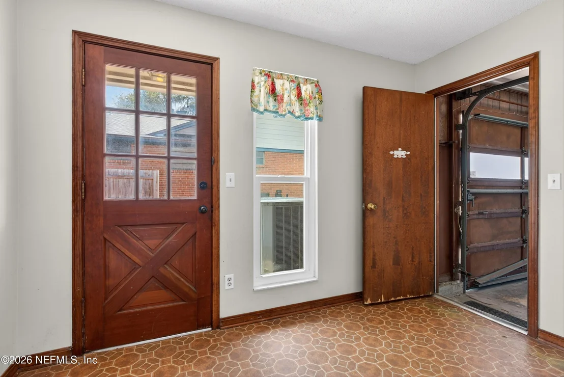 Photo of 5353 RIVERTON Road
