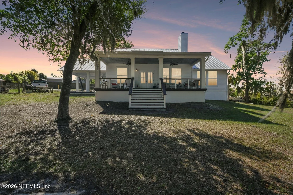 Photo of Unit 17 at 5577 HECKSCHER Drive