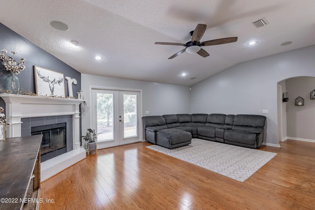 Photo of 4079 EDGELAND Trail