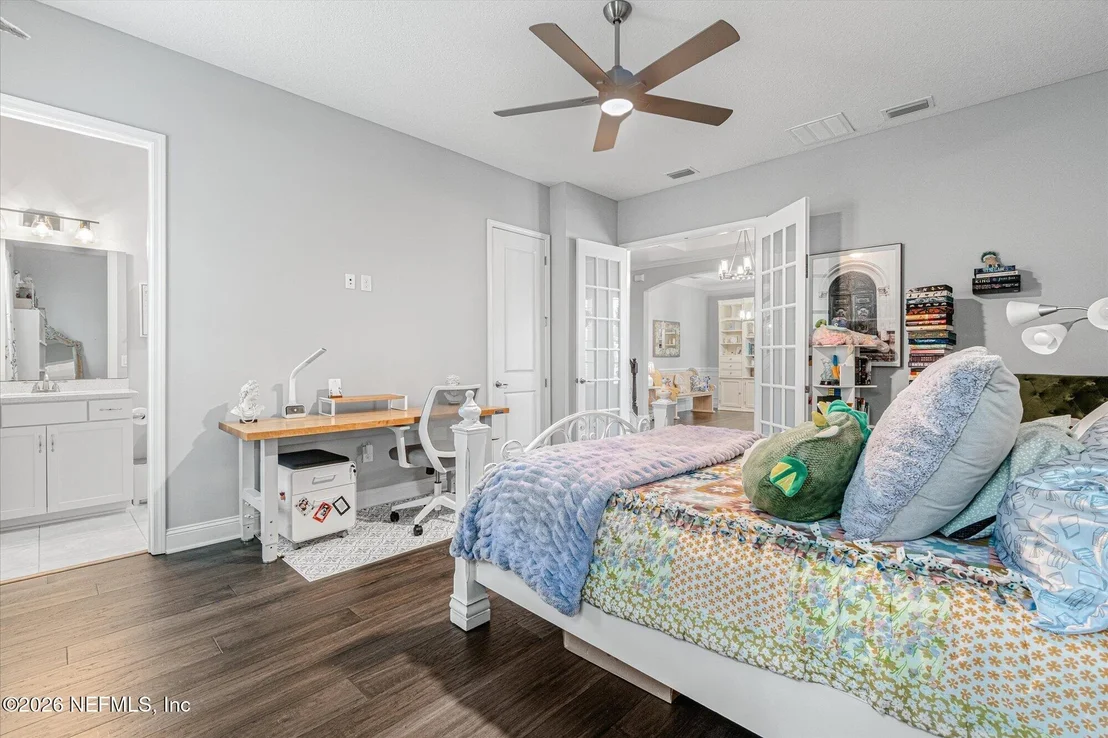 Photo of 195 GLENNEYRE Circle