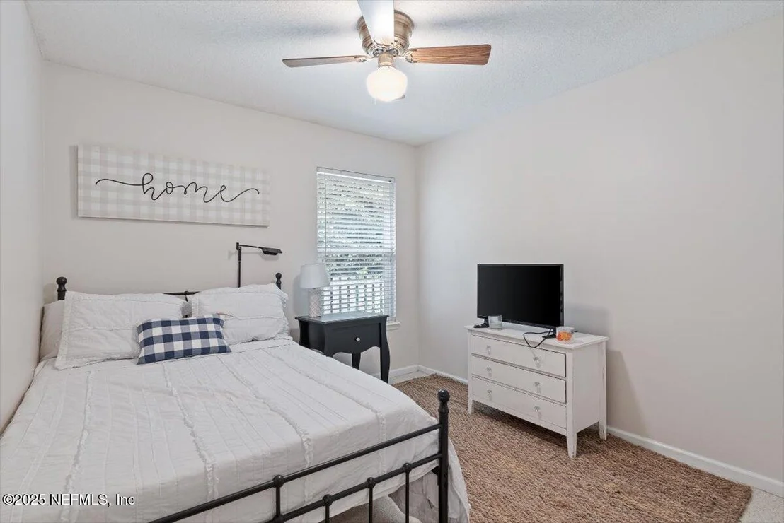 Photo of 184 SOUTHLAKE Drive