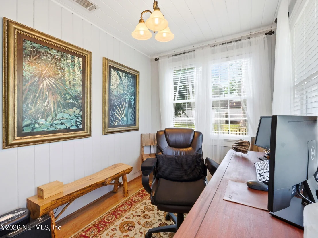 Photo of 2223 BAYVIEW Road