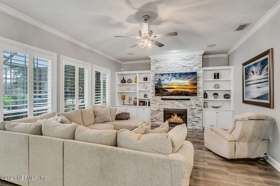 Photo of 724 EAGLE POINT Drive