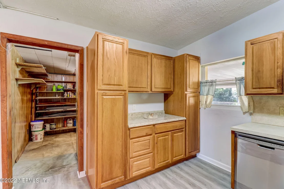 Photo of 2534 LEONID Road