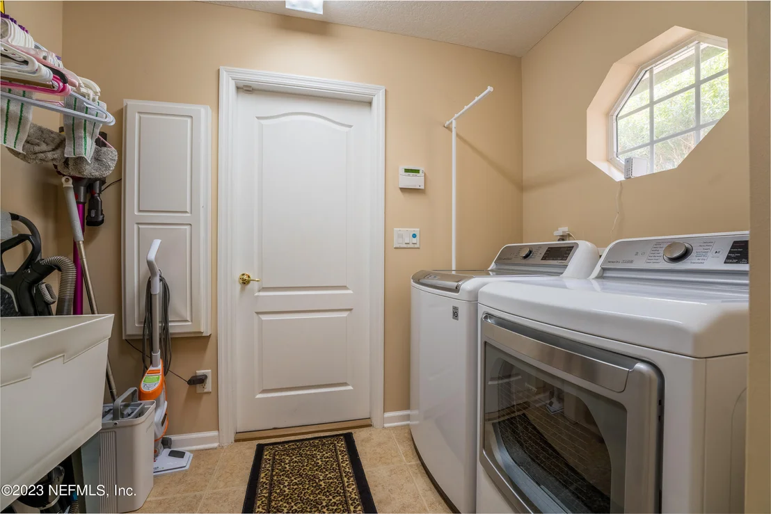 Photo of 933 S FOREST CREEK Drive