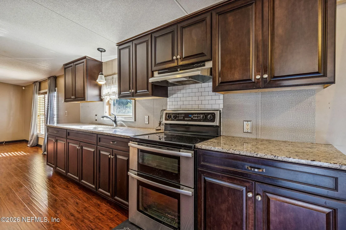 Photo of 8080 PLUMMER Road