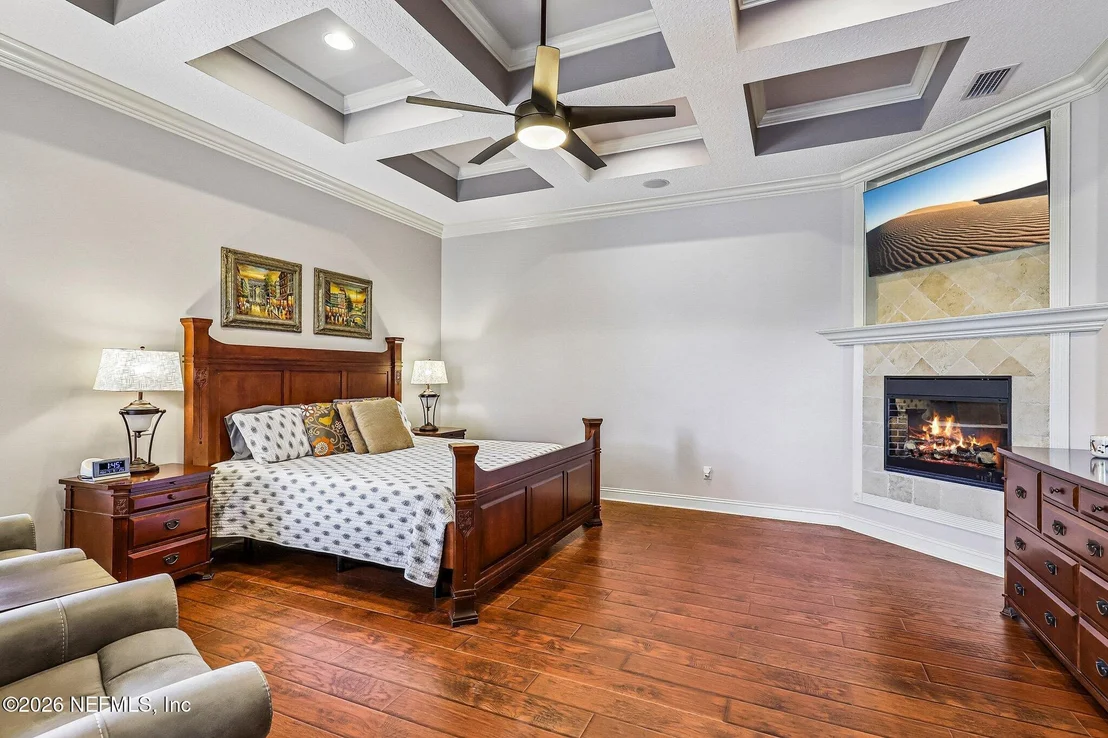 Photo of 4002 LA VISTA Circle