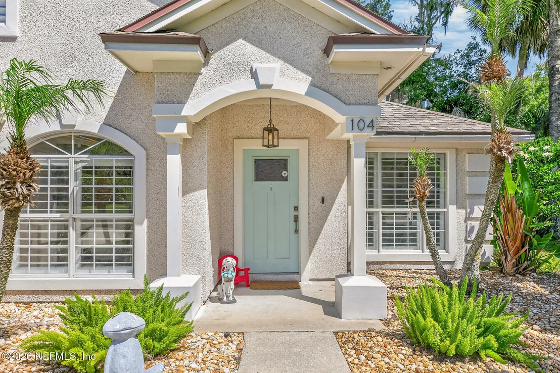 Photo of 104 OAK VIEW Circle
