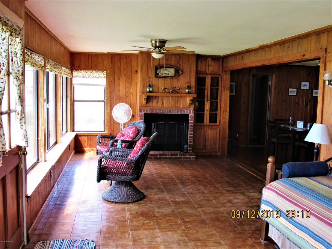 Photo of 263 W RIVER Road